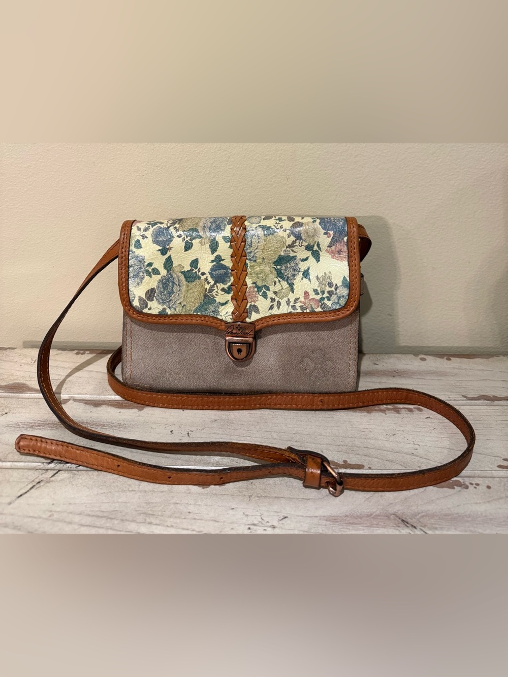 Patricia Nash Fleur de Jardin Floral Leather Denim Crossbody Wallet Bag Turnlock